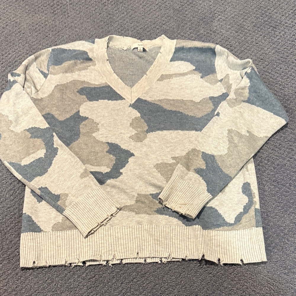 Fate Camouflage Crew Neck Sweater - Gray and Cream